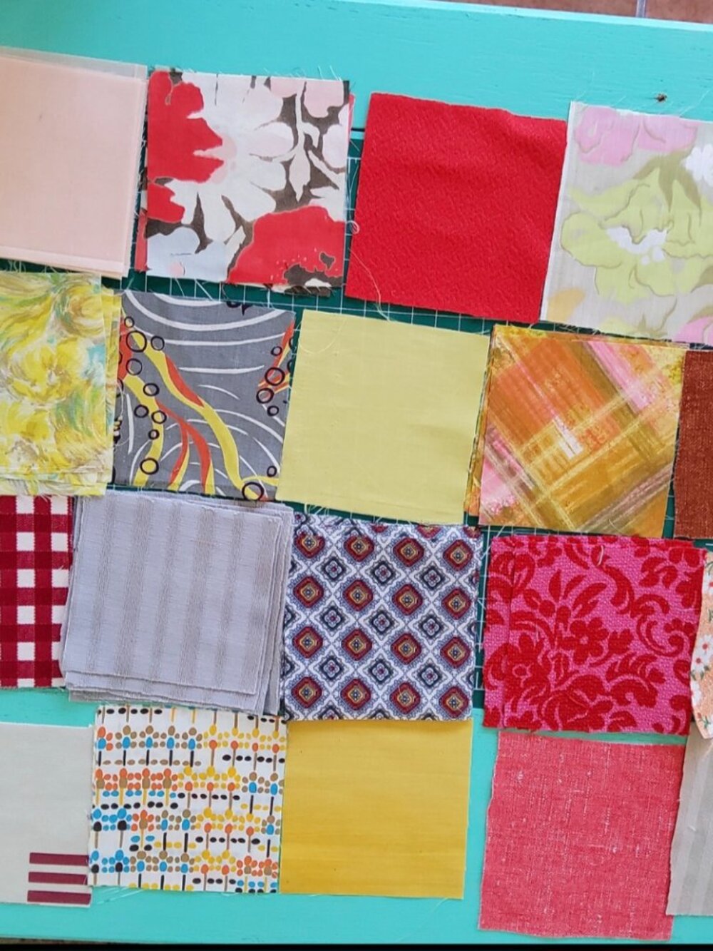 Fabric Destash Bundle, Quilting Squares, Vintage Fabric Scraps, Sewing - Picture 8 of 9
